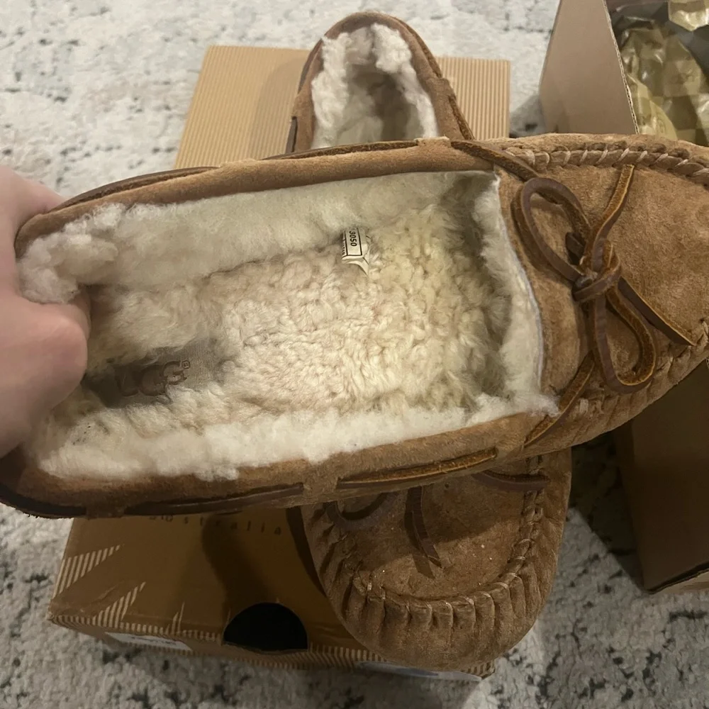 Ugg moccasin slippers - Picture 4 of 5